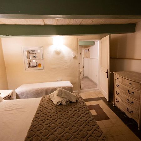 Arcanum Apartment 1 Very Close To Seafront Bus Station And Ferry To Valletta Senglea Eksteriør billede